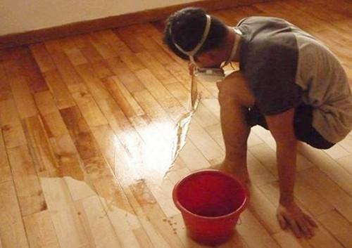 舊實木地板翻新